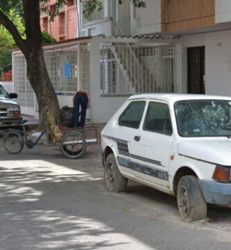 Cómo iniciar un negocio de chatarras de vehículos